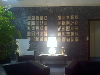 Le hall d'accueil du centre